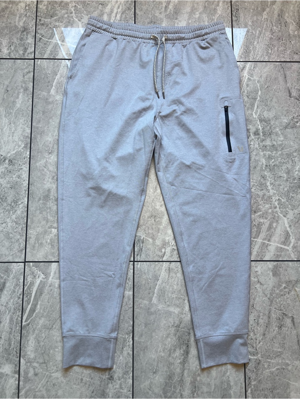 Vuori Ponto Performance Jogger Mens Large Grey DreamKnit Sweatpants L Athleisure